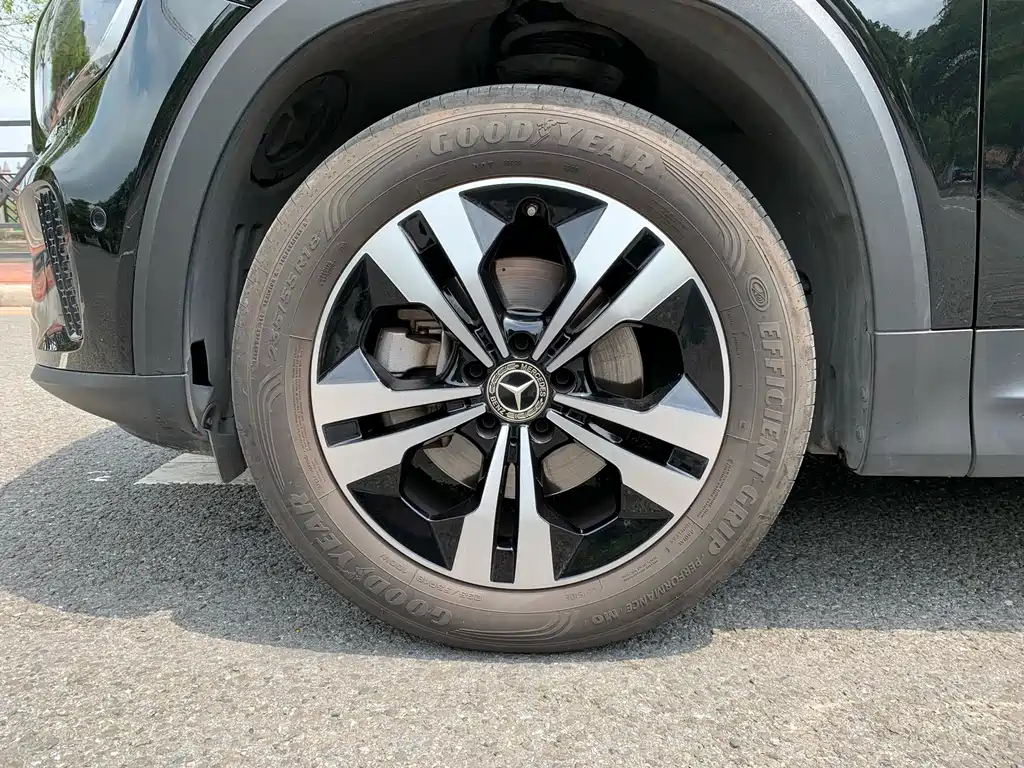 MERCEDES BENZ GLB 2024