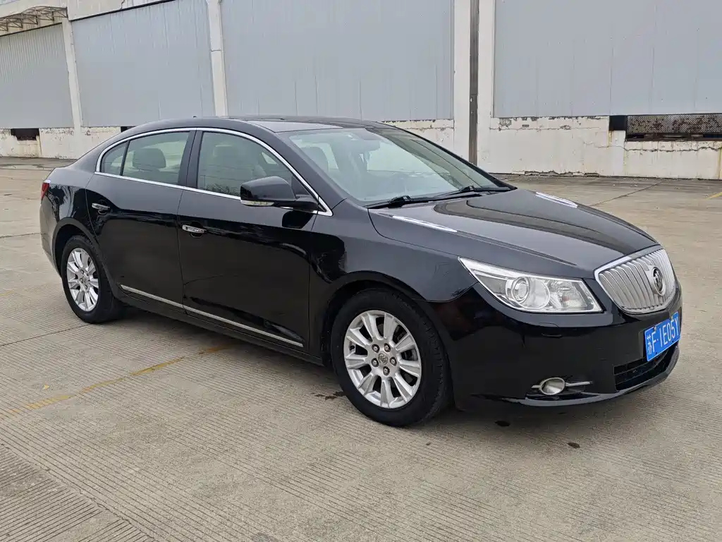 BUICK LACROSSE 2011