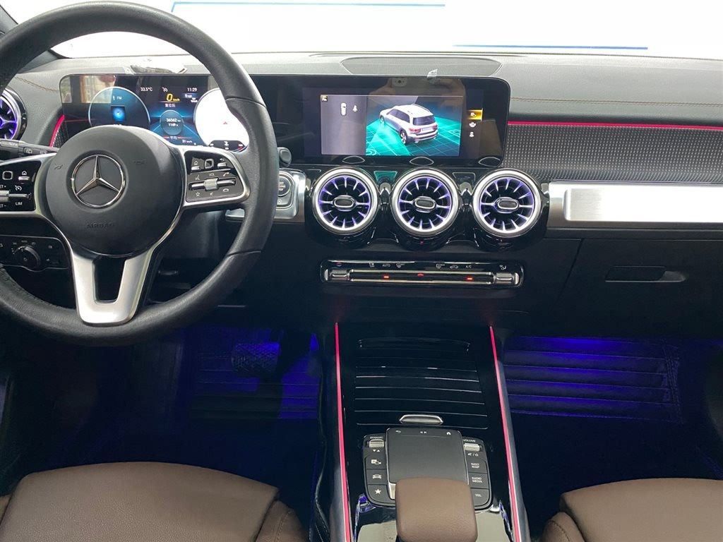 MERCEDES BENZ GLB 2023