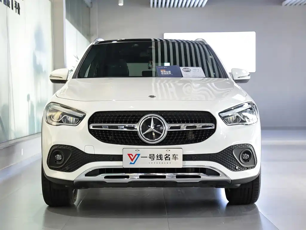 MERCEDES BENZ GLA