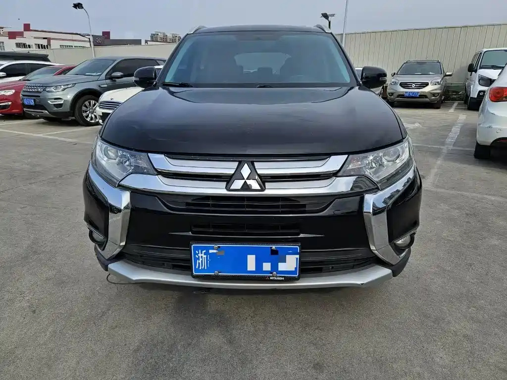 MITSUBISHI OUTLANDER 2017