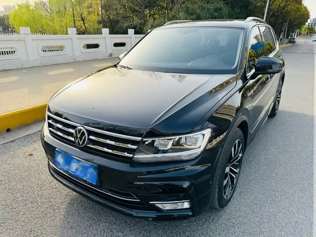 VOLKSWAGEN TIGUAN L 2021