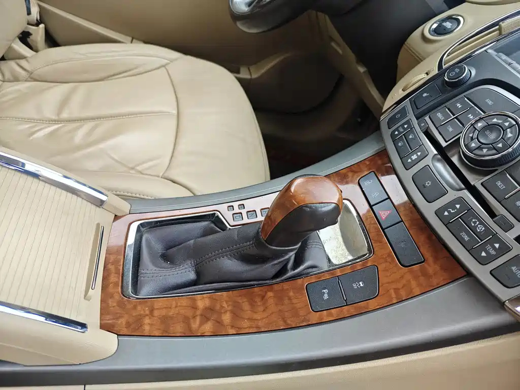 BUICK LACROSSE 2011