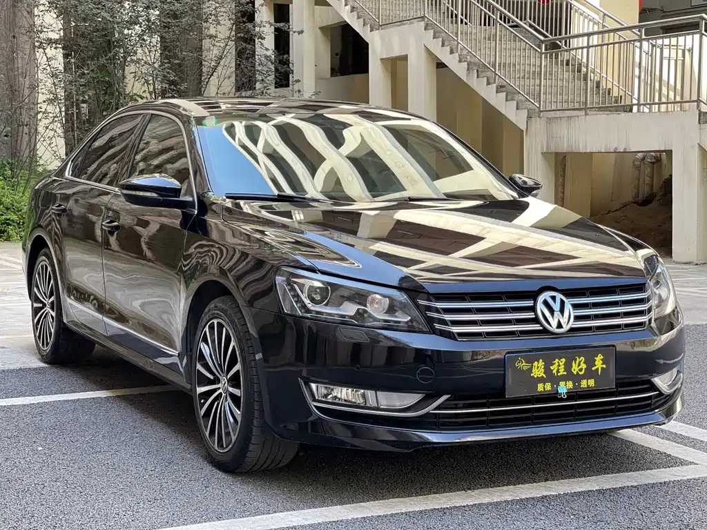 VOLKSWAGEN PASSAT 2014