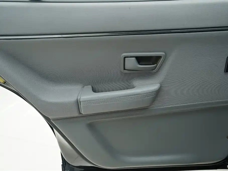 VOLKSWAGEN SANTANA CLASSIC 2012