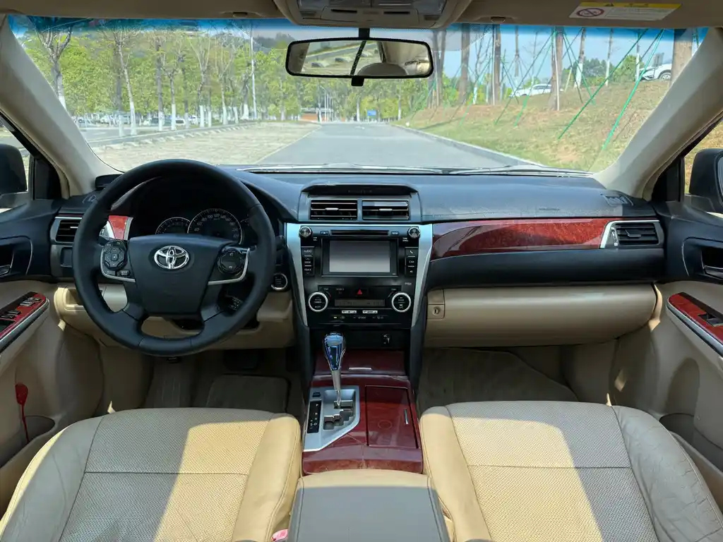 TOYOTA CAMRY 2012