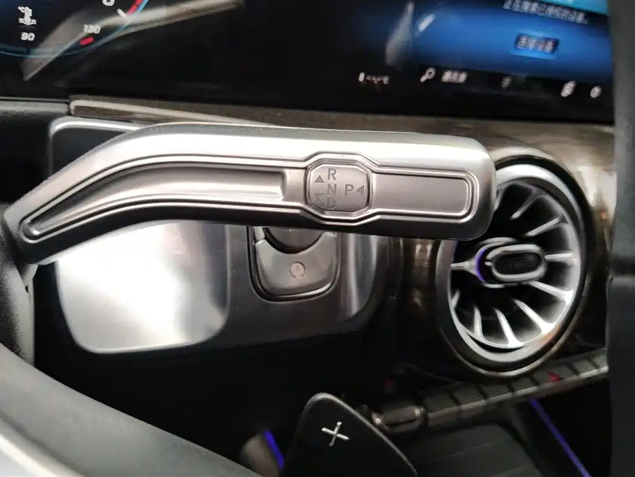 MERCEDES BENZ GLB 2022