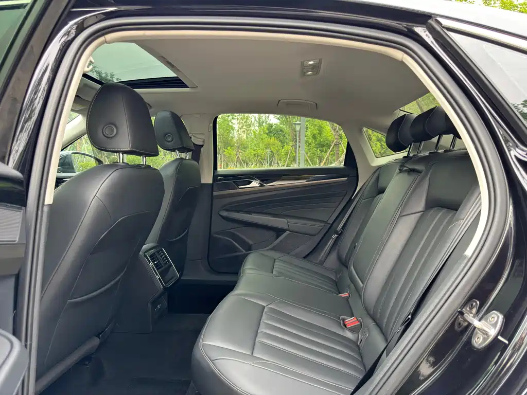 VOLKSWAGEN PASSAT 2020