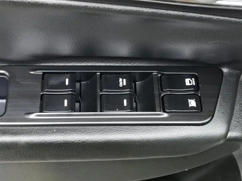 TRUMPCHI GS5 2013
