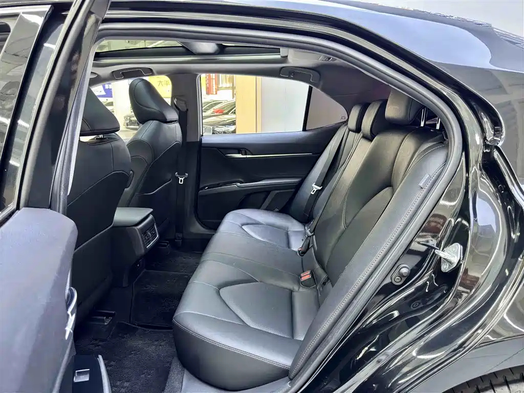 TOYOTA CAMRY 2021