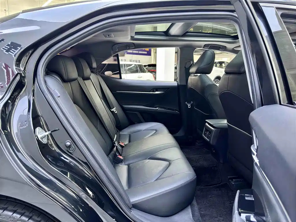 TOYOTA CAMRY 2021