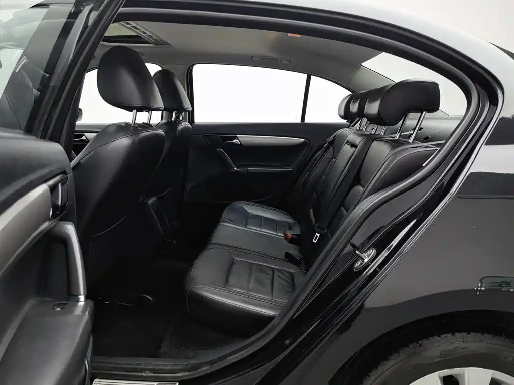VOLKSWAGEN LAVIDA 2013