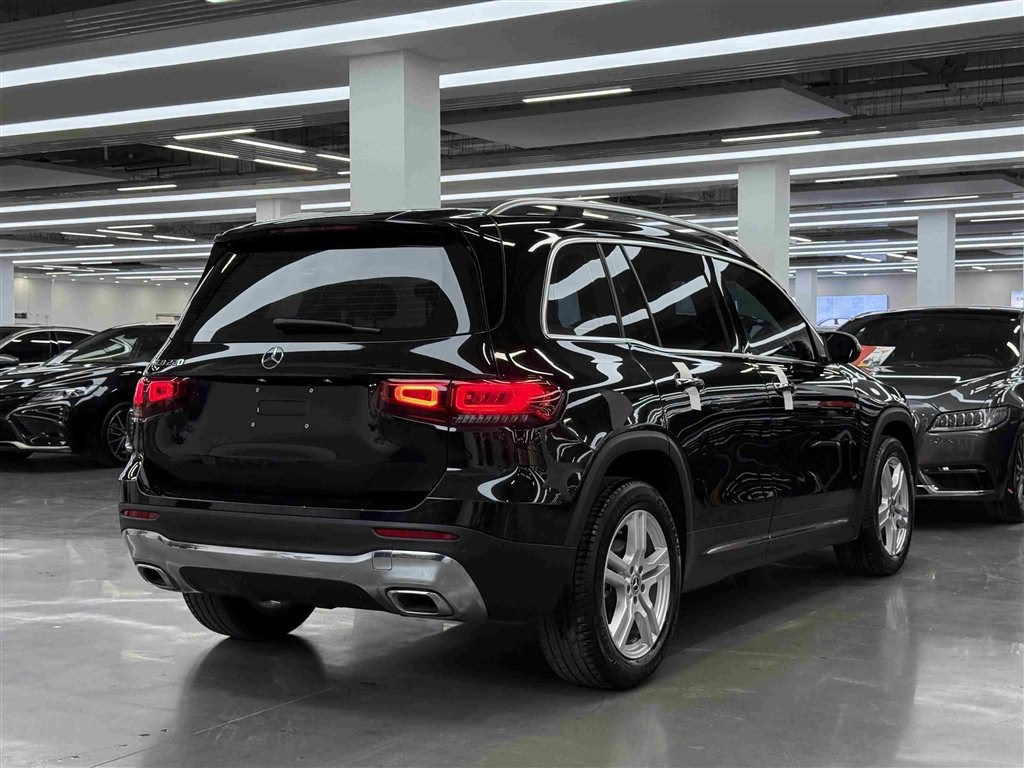 MERCEDES BENZ GLB 2023