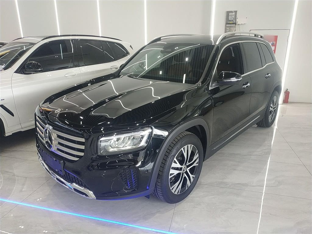 MERCEDES BENZ GLB 2024