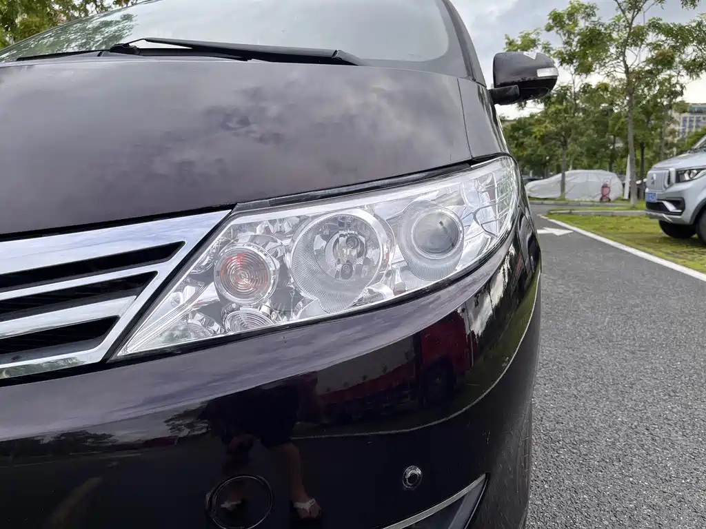 BYD M6 2015