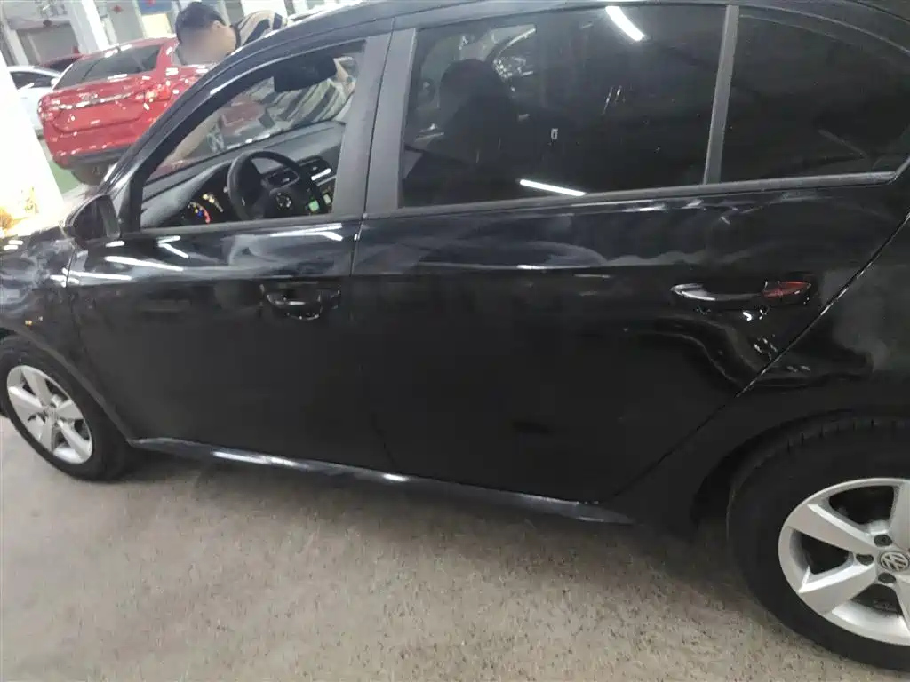 VOLKSWAGEN LAVIDA 2015