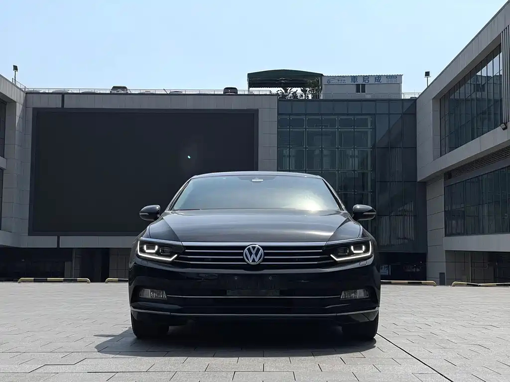 VOLKSWAGEN MAGOTAN 2019