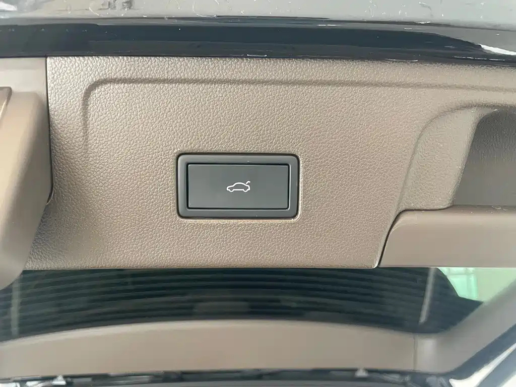 VOLKSWAGEN VILORAN 2024