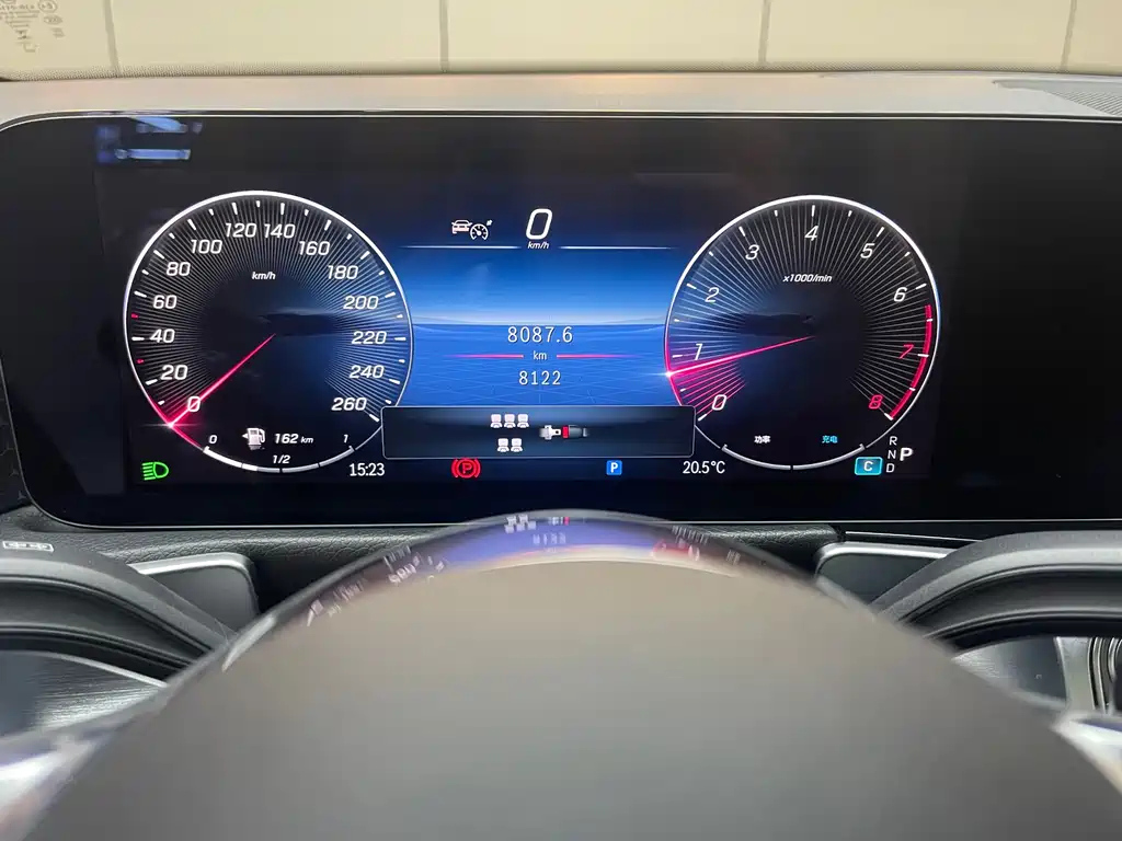 MERCEDES BENZ GLB 2024