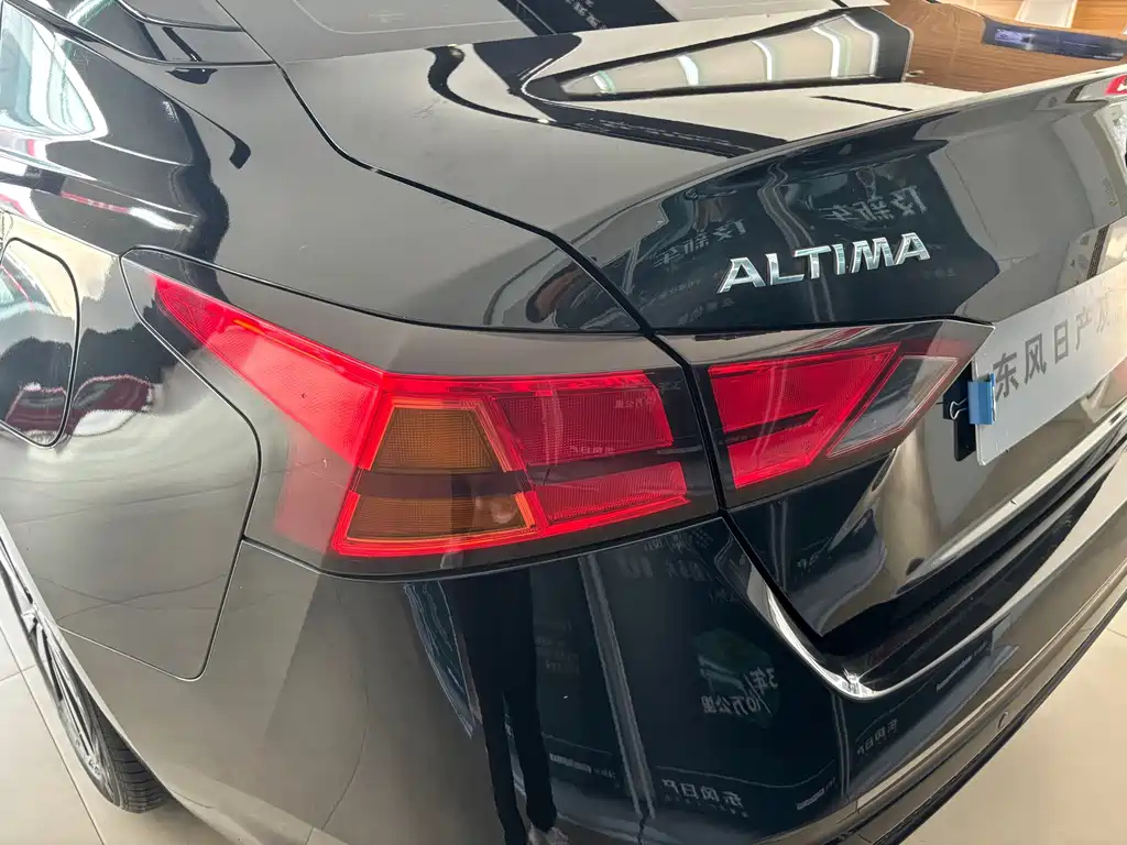 NISSAN TEANA 2022