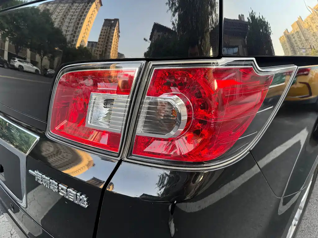 MAZDA 8 2013