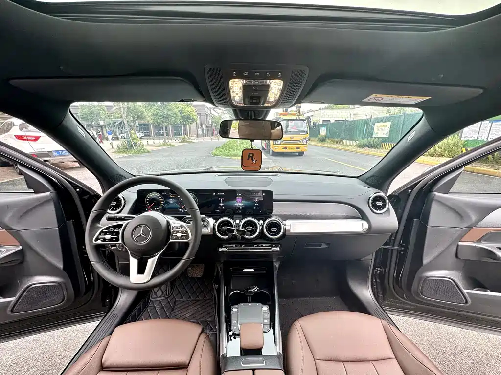 MERCEDES BENZ GLB 2023