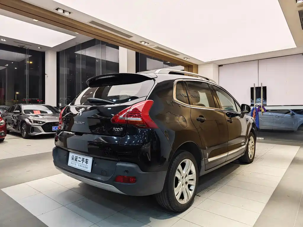 PEUGEOT 3008 2013