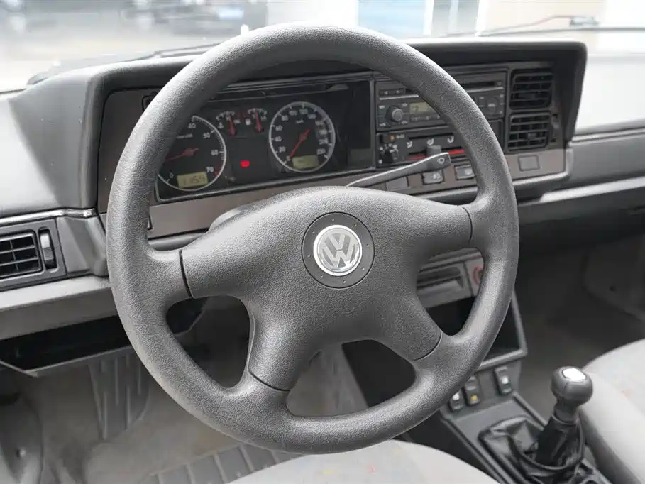 VOLKSWAGEN SANTANA CLASSIC 2012