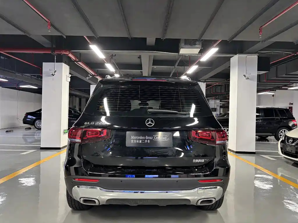MERCEDES BENZ GLB 2023