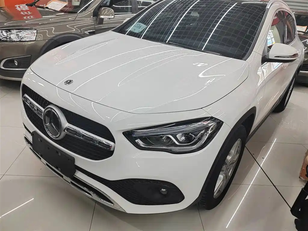 MERCEDES BENZ GLA 2022