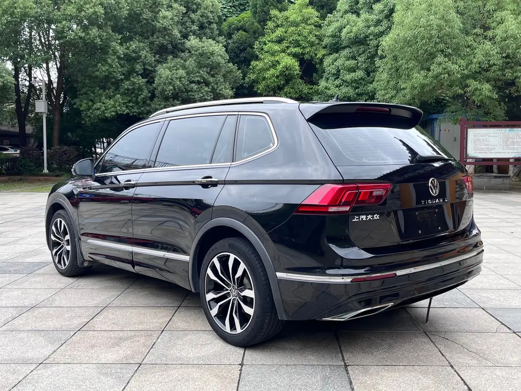 VOLKSWAGEN TIGUAN L 2021