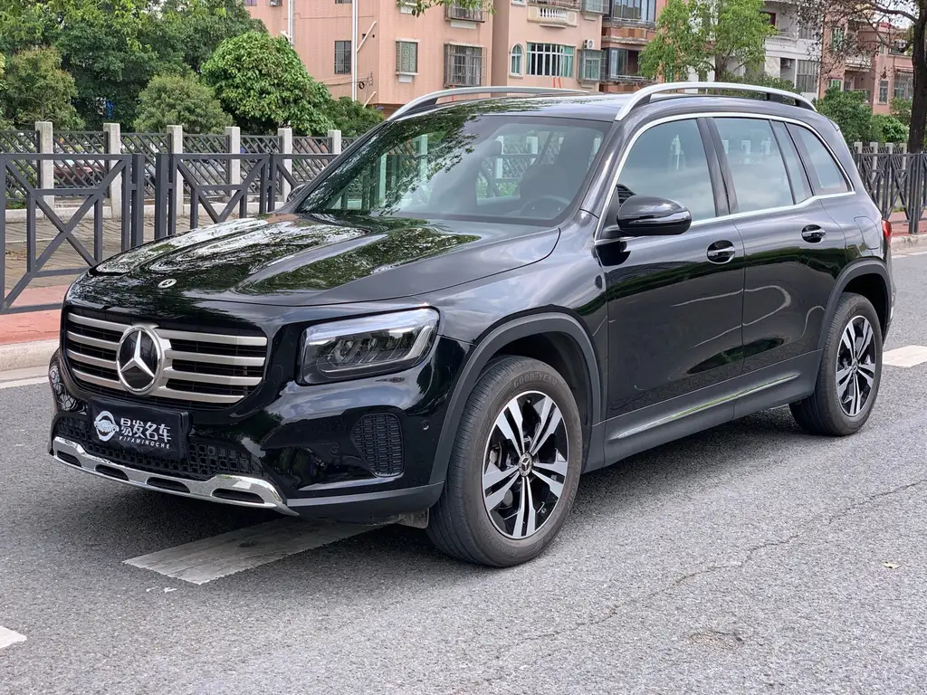 MERCEDES BENZ GLB 2024