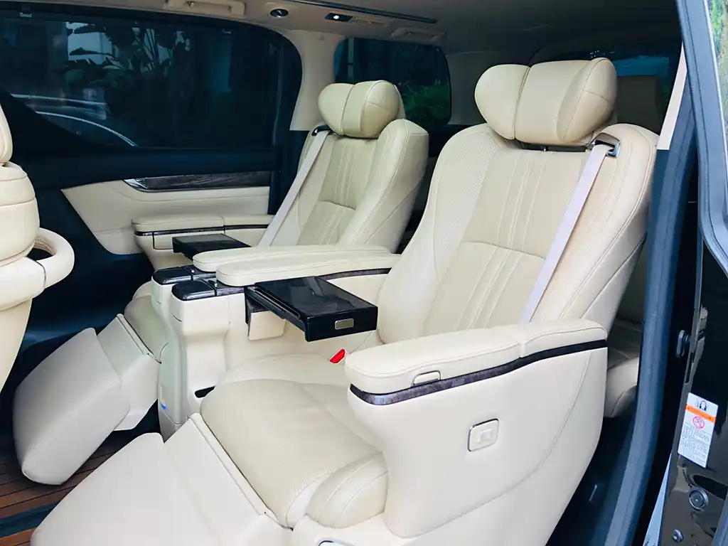 TOYOTA ALPHARD 2018