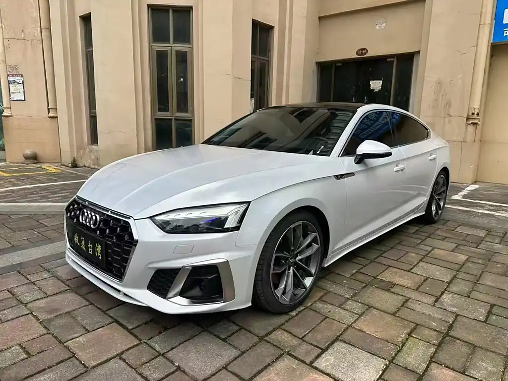 AUDI A5 2021