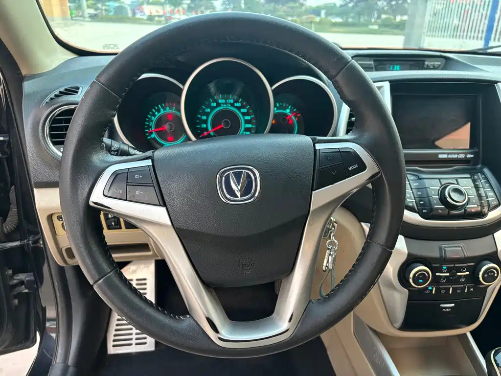 CHANGAN EADO 2013