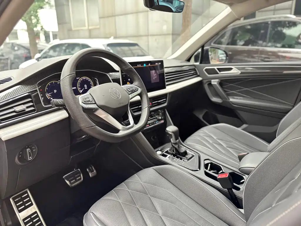 VOLKSWAGEN TIGUAN L 2024