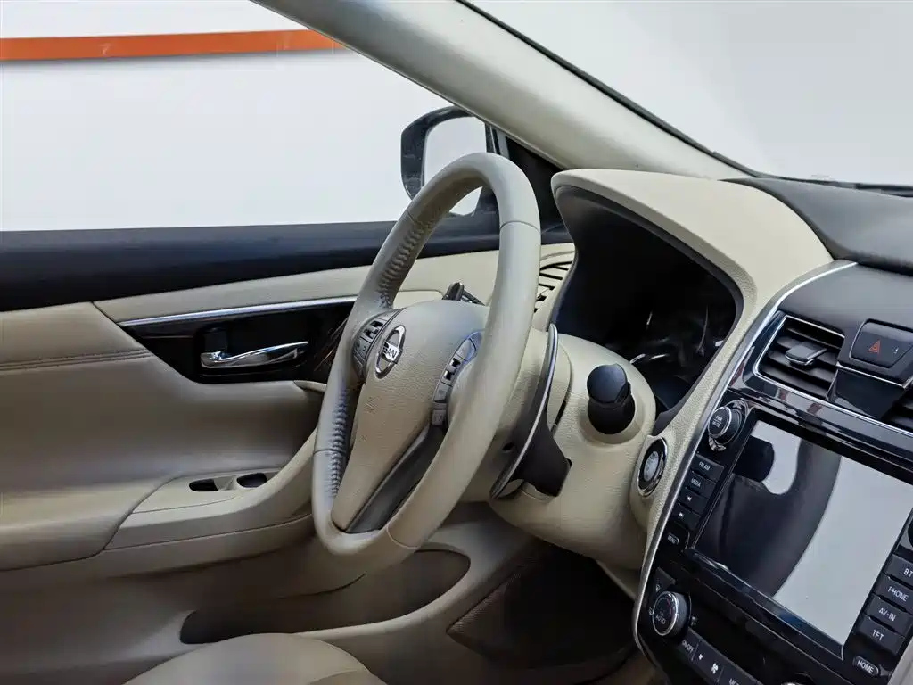 NISSAN TEANA 2013
