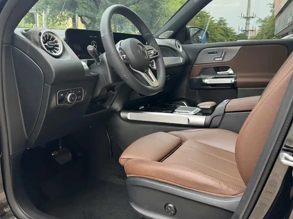 MERCEDES BENZ GLB 2023