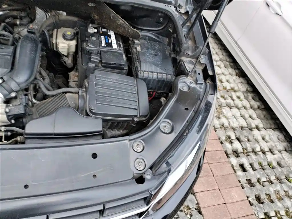 VOLKSWAGEN TOURAN 2013