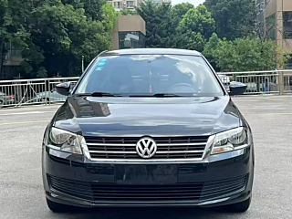 VOLKSWAGEN LAVIDA  2013