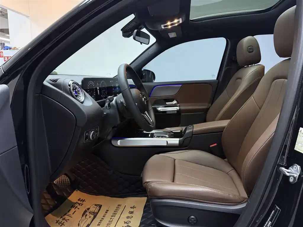 MERCEDES BENZ GLB 2023