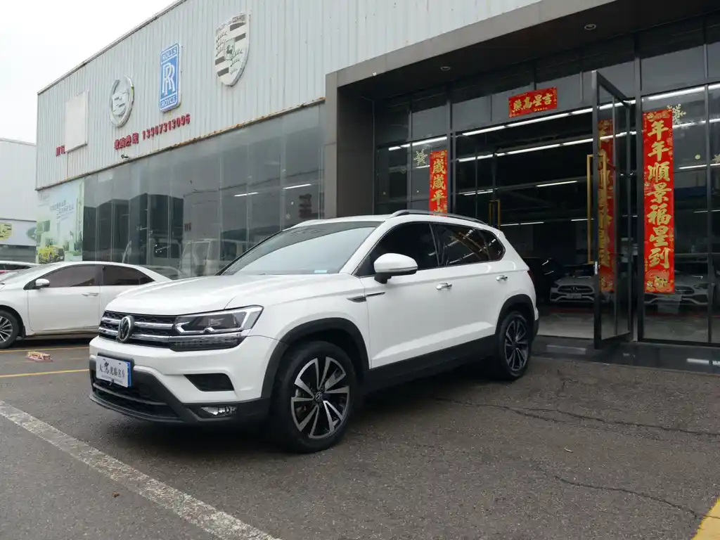 VOLKSWAGEN THARU 2021