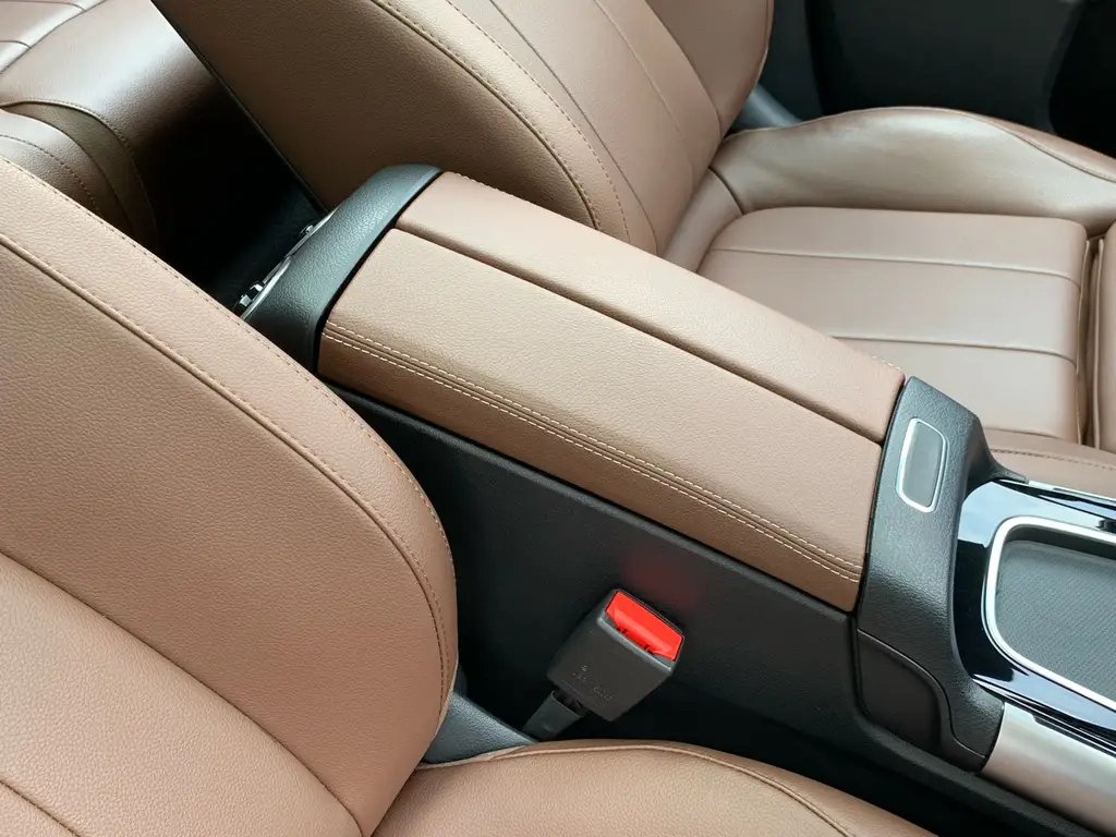 MERCEDES BENZ GLB 2024
