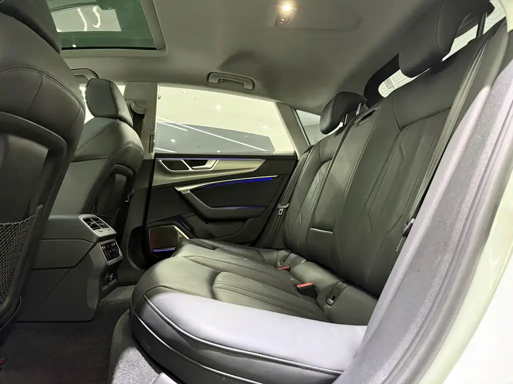 AUDI A7 2023