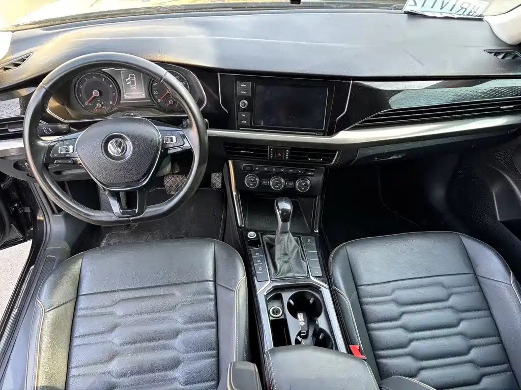 VOLKSWAGEN PASSAT 2019