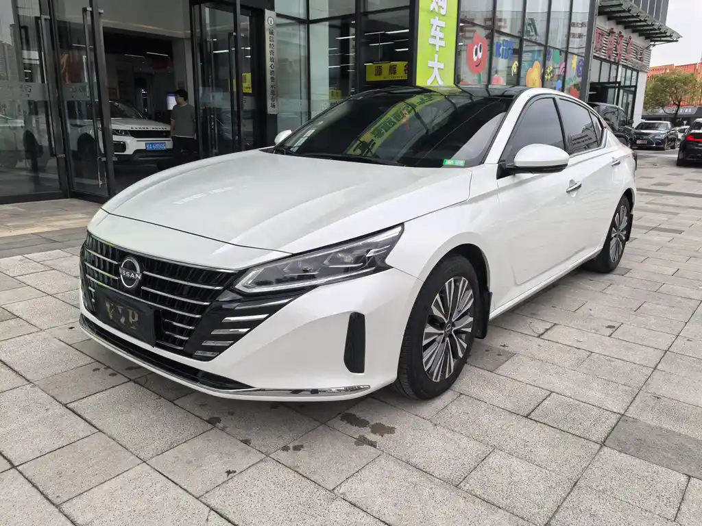 NISSAN TEANA 2022