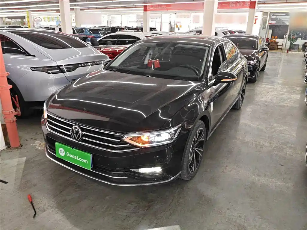 VOLKSWAGEN MAGOTAN 2020