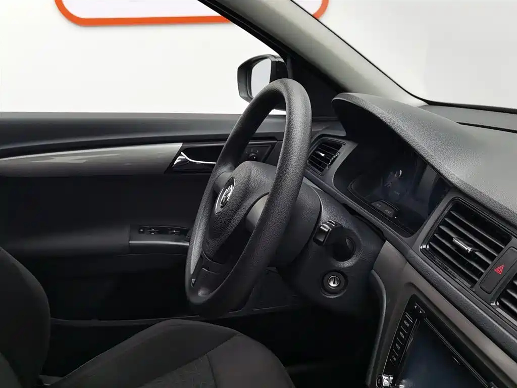 VOLKSWAGEN LAVIDA 2016