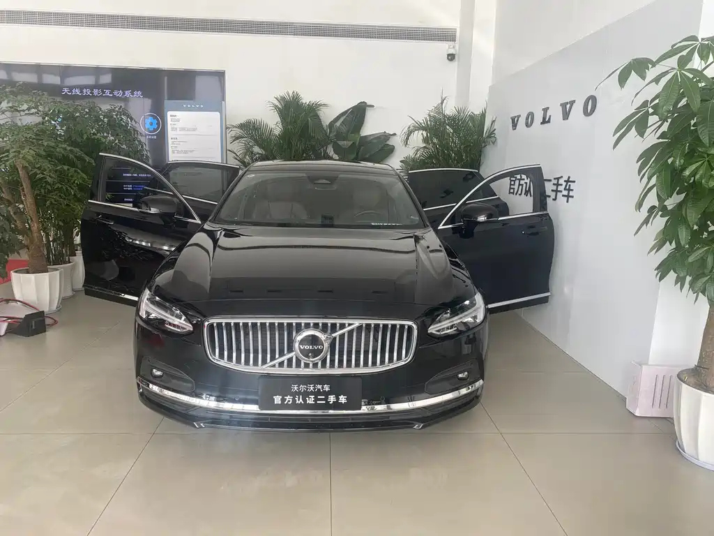 VOLVO S90 2024