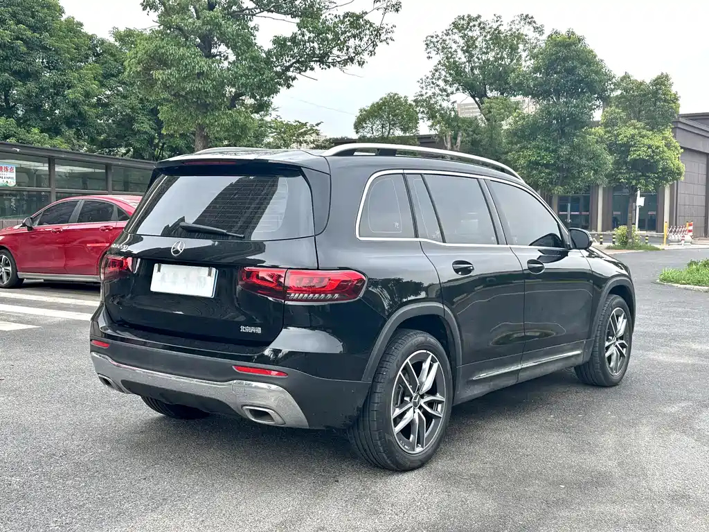 MERCEDES BENZ GLB 2023
